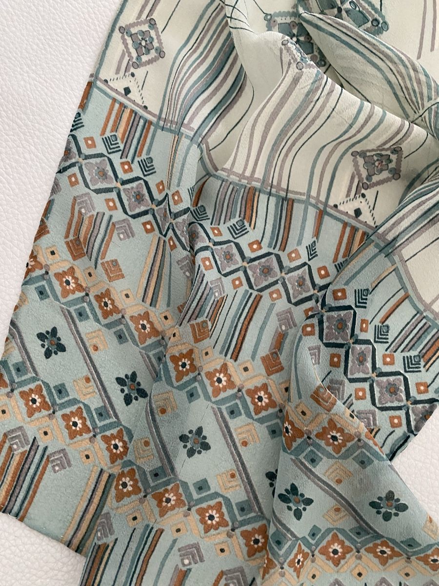 Foulard & Sciarpe: Seiden Schal 🌸 – Usato da Opfikon venduto da Luis144 4