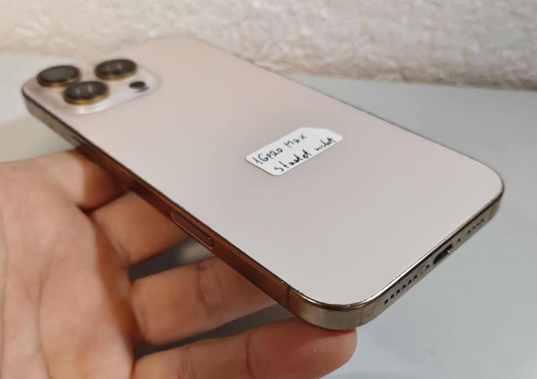 Apple Portables: iPhone 16 Pro Max – Défectueux à Ehrendingen par Rocky985 3