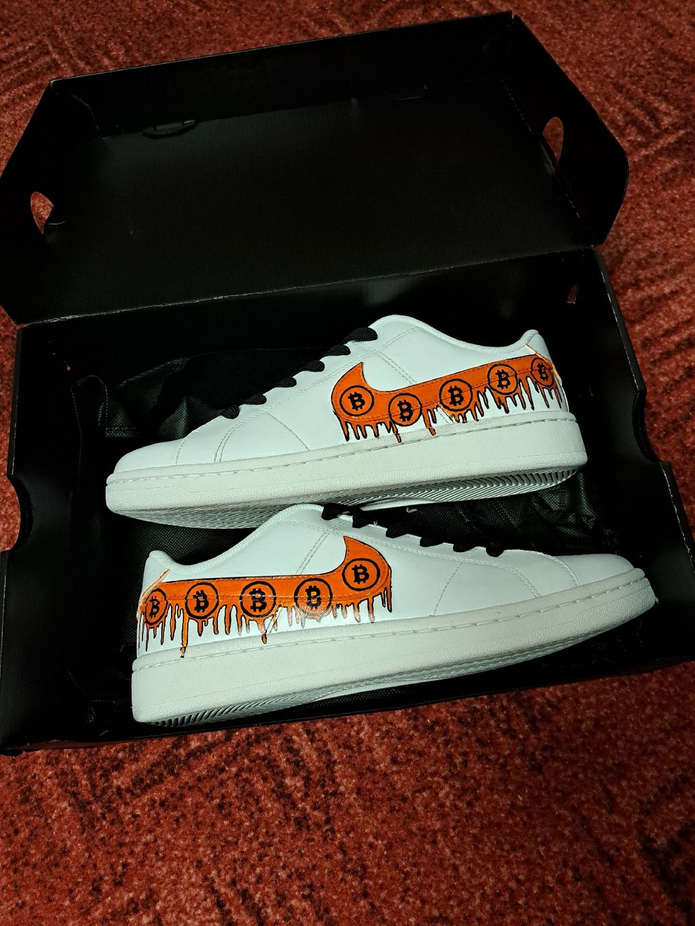 Bitcoin Nike Sneaker von Lena Crypto (Neu (gemäss Beschreibung)) in Selzach  für CHF 349 – mit Lieferung auf Ricardo kaufen