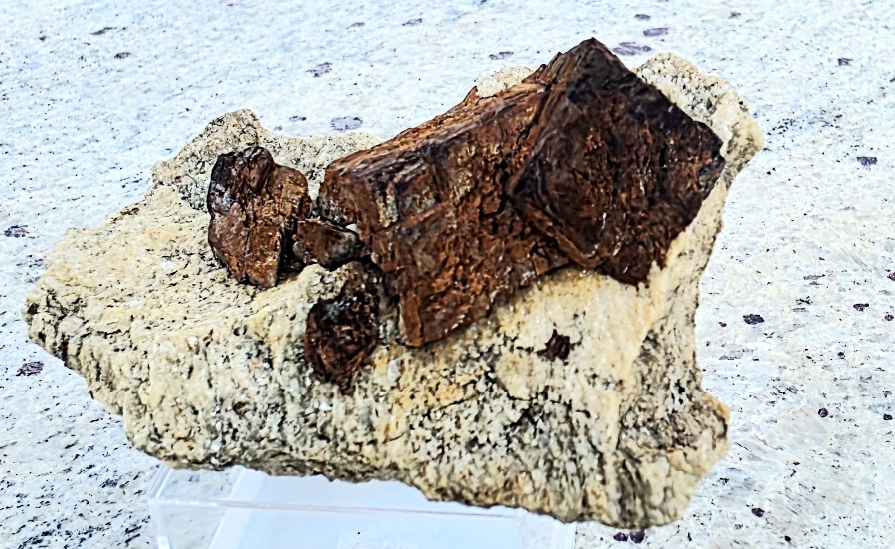 Mineralien & Heilsteine: Mineral: Siderit mit Rutil – Gebraucht aus Glis von nbu_65ys 1