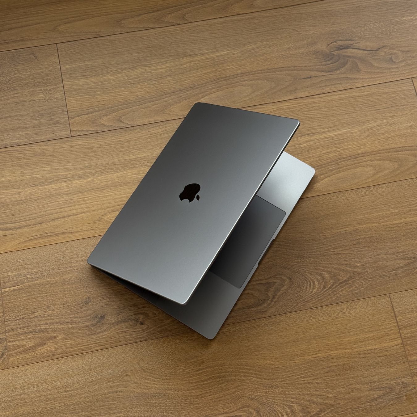 Apple PCs: MacBookPro 16" M1 Max 64gb 1to 2021 – Gebraucht aus Martigny von b_p1 1