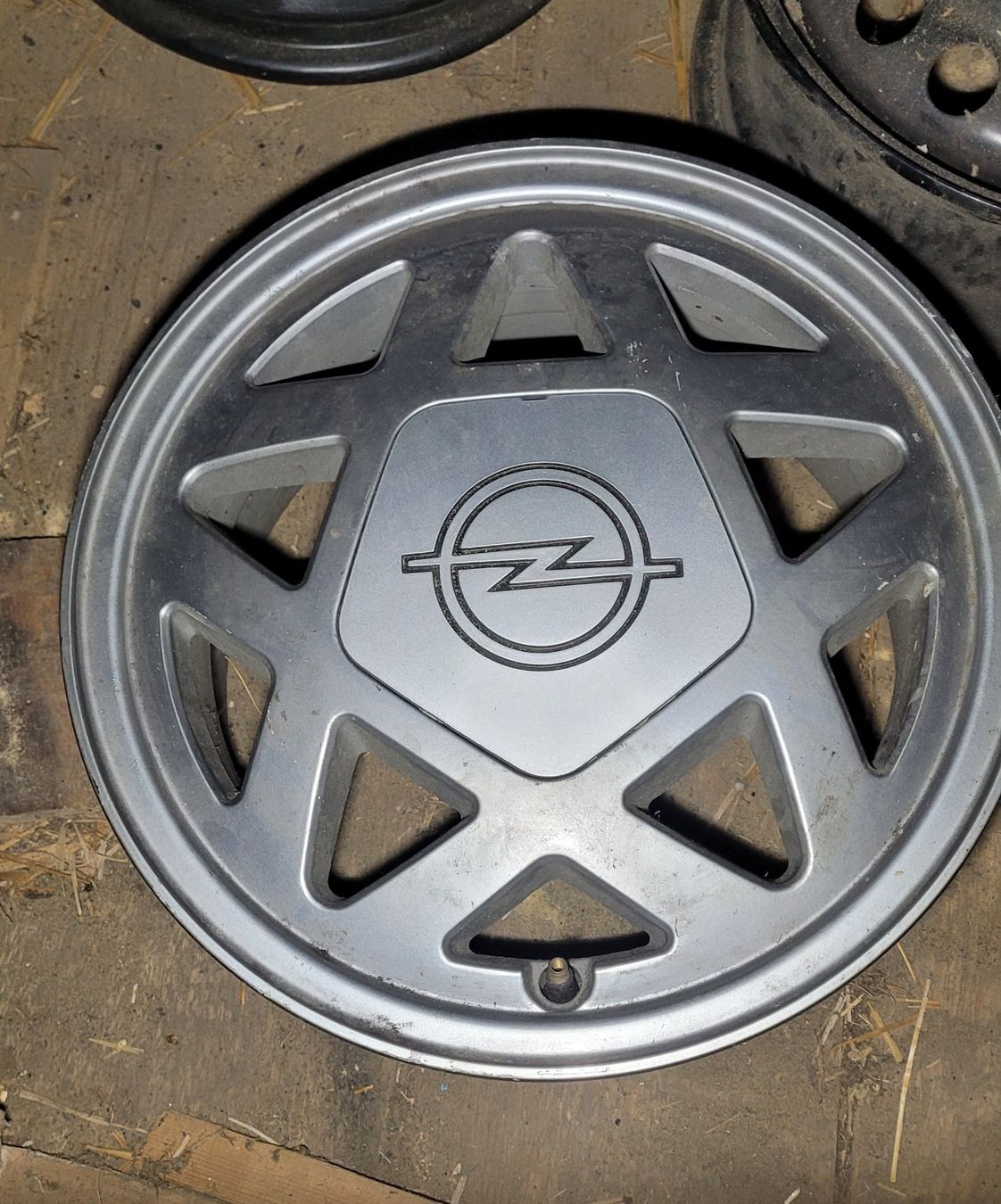 Opel Cerchioni: 1 Alufelge Opel Monza  Senator – Usato da Wangen b. Olten venduto da Bonsai76 2