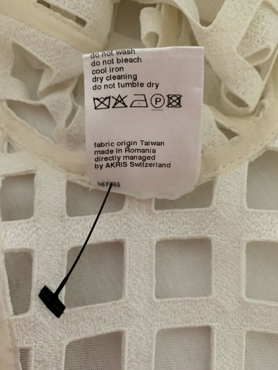 Akris Giacche: AKRIS: Extravaganter weisser Blazer aus Gitterstoff, 36 – Nuovo (secondo la descrizione) da Luzern venduto da paulablue 9