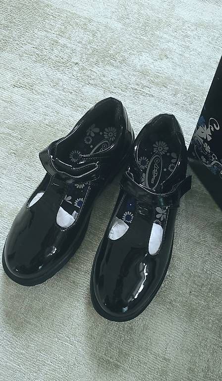 Scarpe per ragazzi: Kinder schuhe  – Usato da Zürich venduto da joo_hrd5