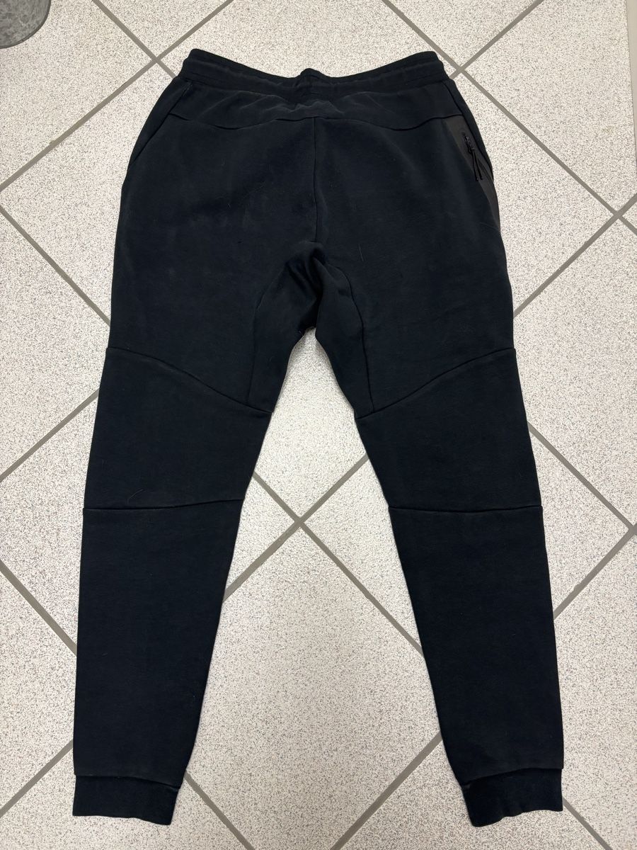 Nike Pantalons: Nike Tech Trainerhose – D'occasion à Siglistorf par lev_6lym 4