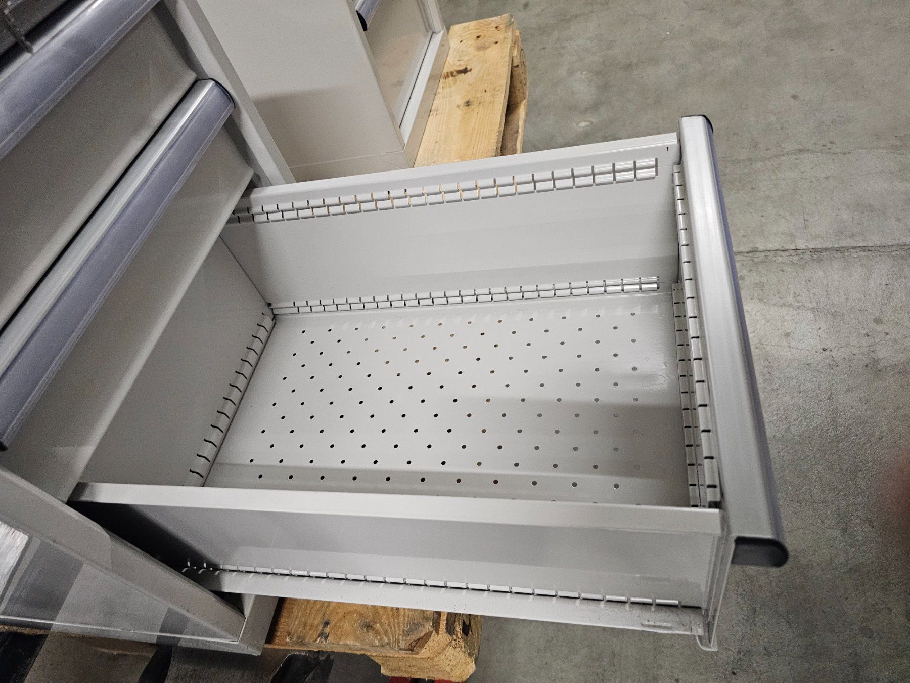Lista Banchi da lavoro: Schubladenstock Lista grau klein Nr.2 – Usato da Oberburg venduto da herkules69 5