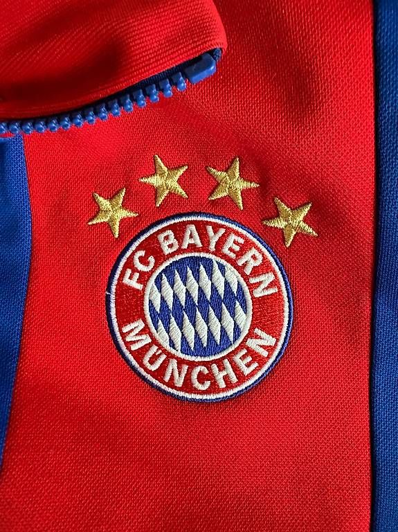 Giacche: Bayern München Jacke – Usato da Zürich venduto da 1pakal 3