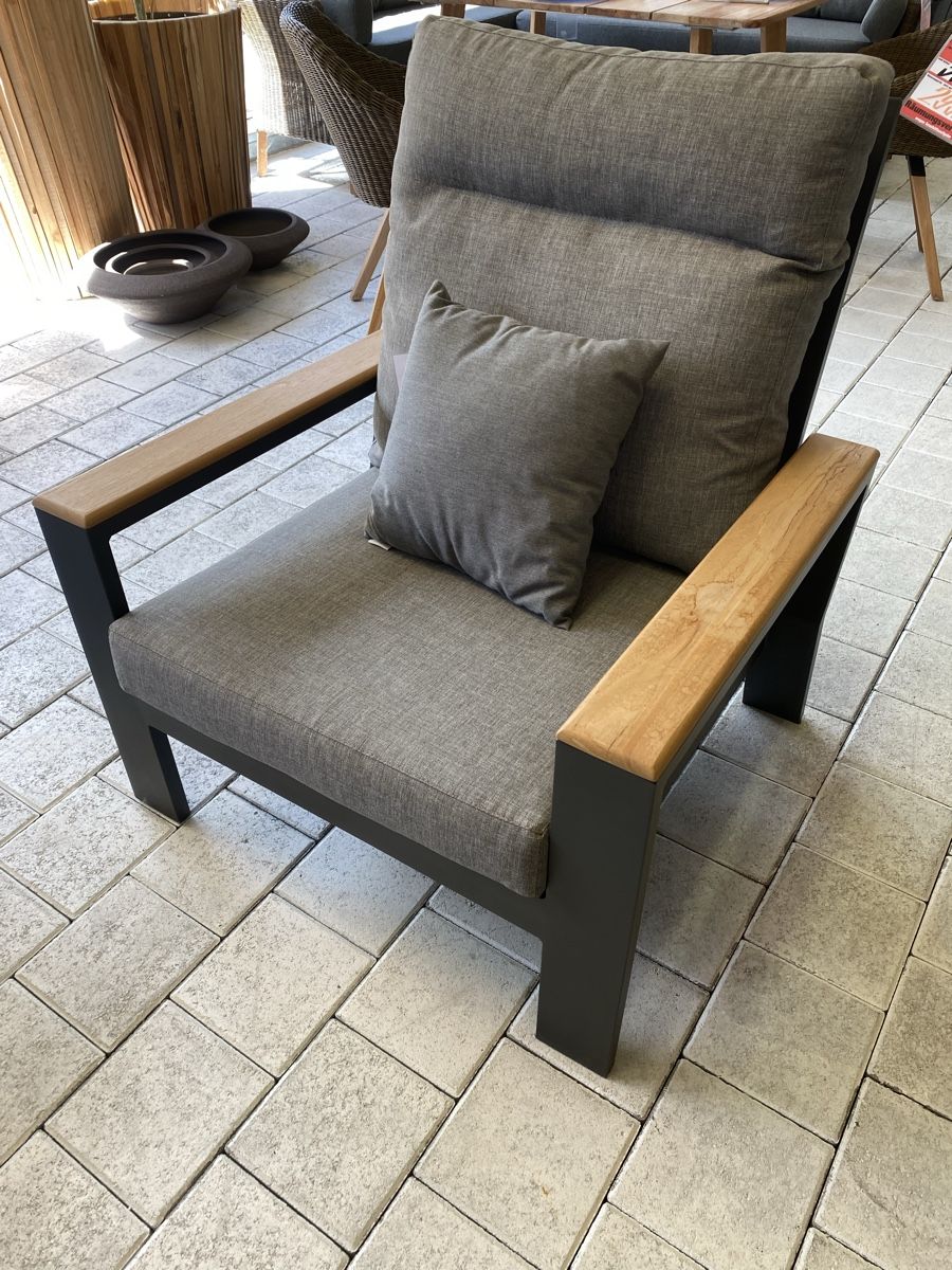 Poltrone: Lounger Sessel – Nuovo e nell'imballaggio originale da Aarau venduto da ric_j2fq 1