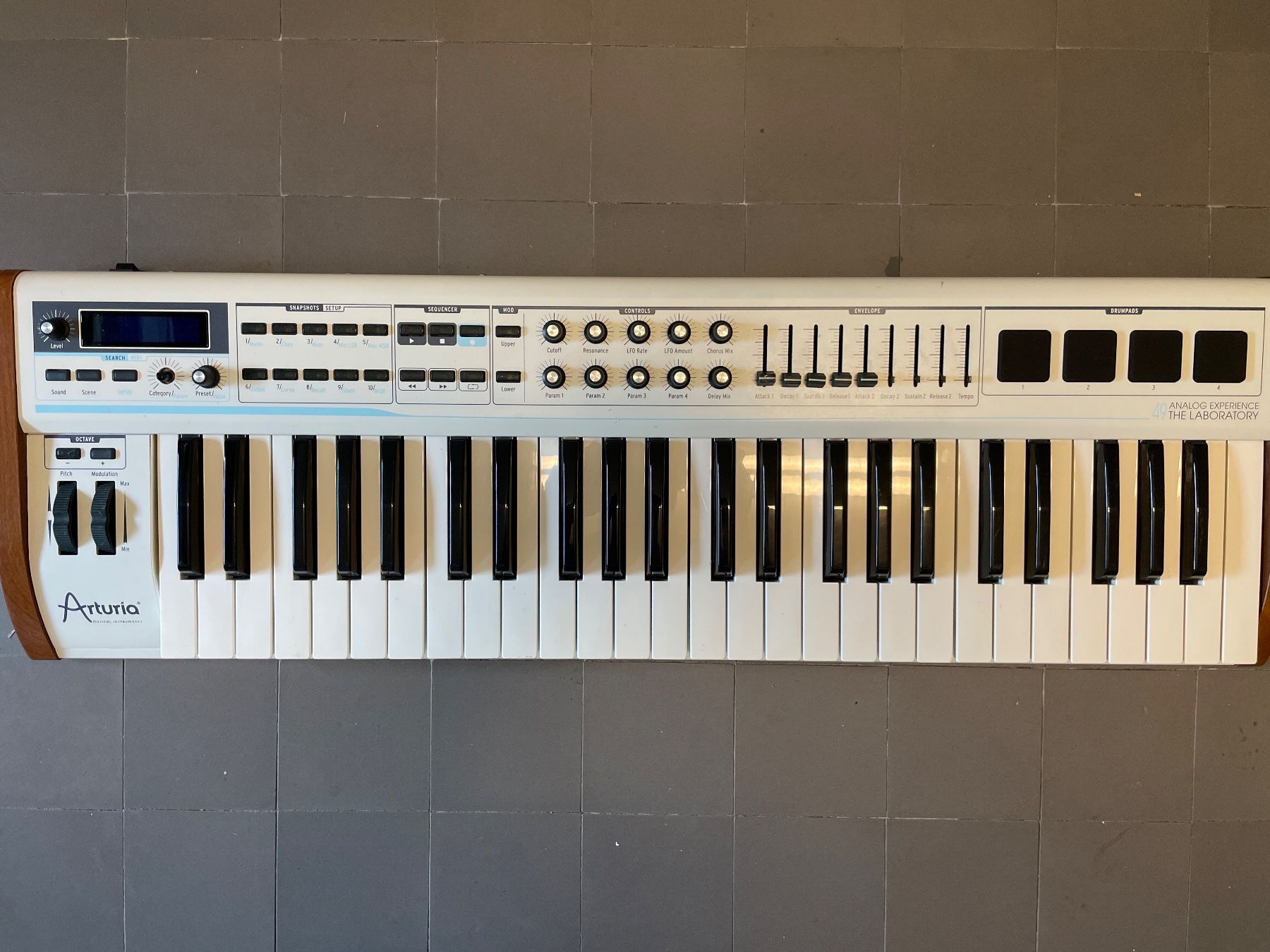 Arturia Musikinstrumente: Arturia Analog Experience The Laboratory 49 - Keyboard – Gebraucht aus Arlesheim von Igor_BL