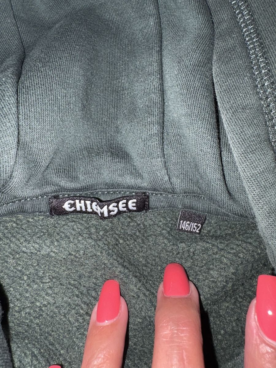 Maglioni & Felpe: Pulli Gr. 140/146 – Usato da Winterthur venduto da Baby117 1