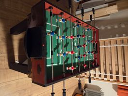 Billardtisch und Tischfussball