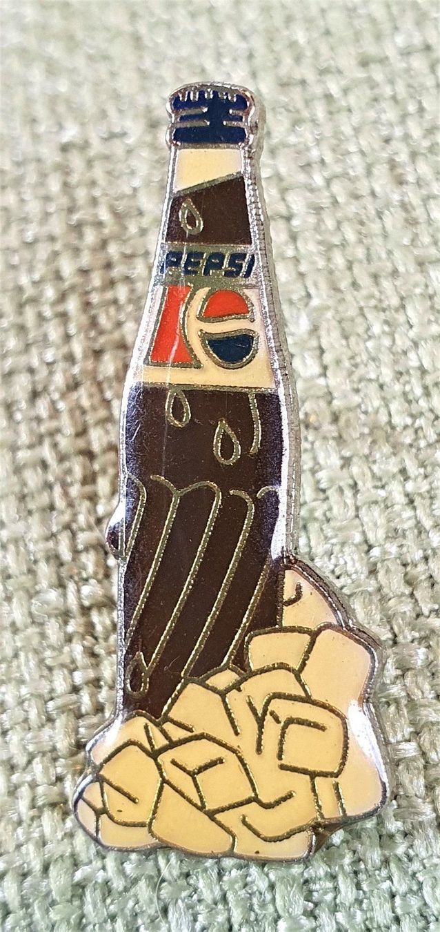Placchette & Badge: F634 - Alter Pin Pepsi mit Eis – Usato da Reinach BL venduto da Boston-Verkauf 1