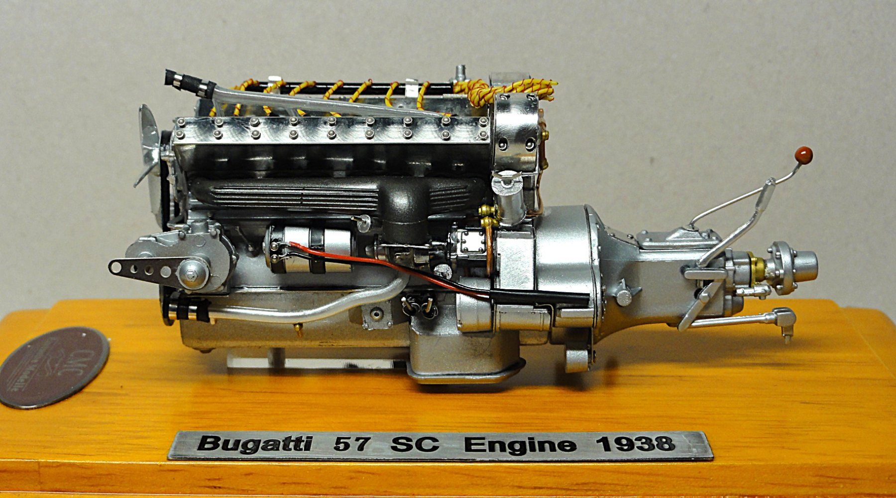 CMC Modellini d'auto: CMC 1:18 / Motor-Aggregat Bugatti 57 SC, 1938 – Usato da Solduno venduto da albimicio 3