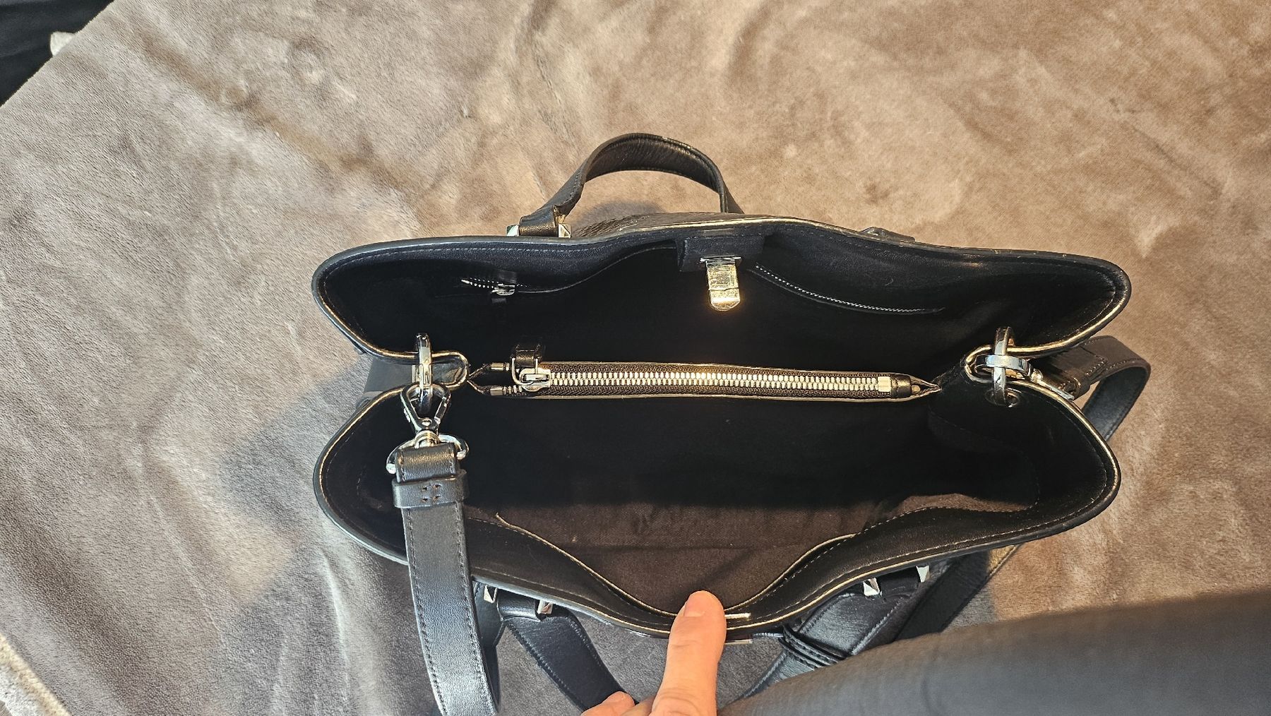 Mcm Borse da donna: MCM Handtasche- schwarz, Klassiker – Usato da Lupfig venduto da Stahl55 5