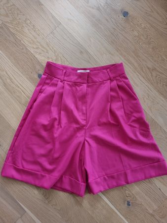 Sommerliche, pinke Shorts von "i blues", Grösse 34