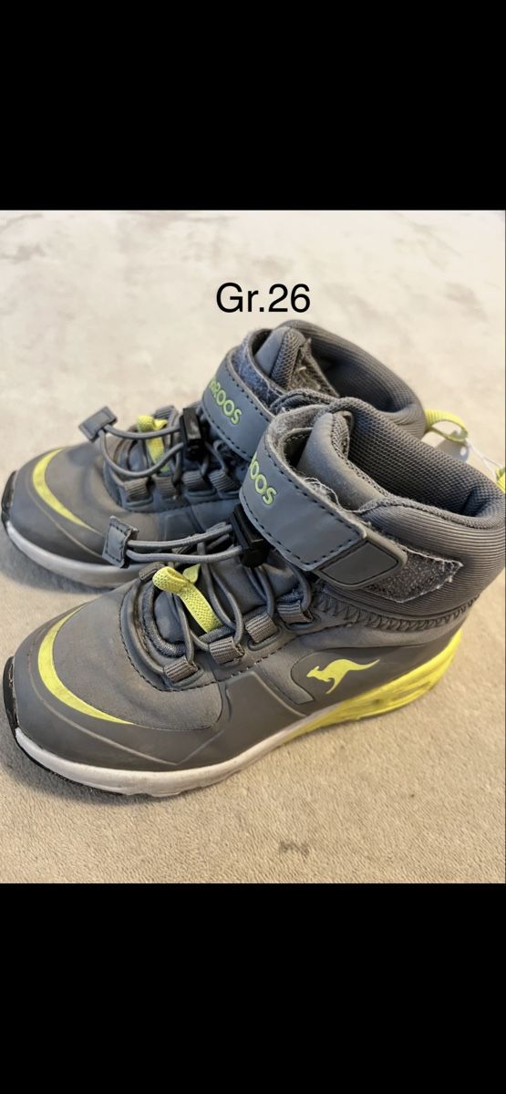 Schuhe für Jungen: Schuhe Gr.26 – Gebraucht aus Chur von tam_pb6c
