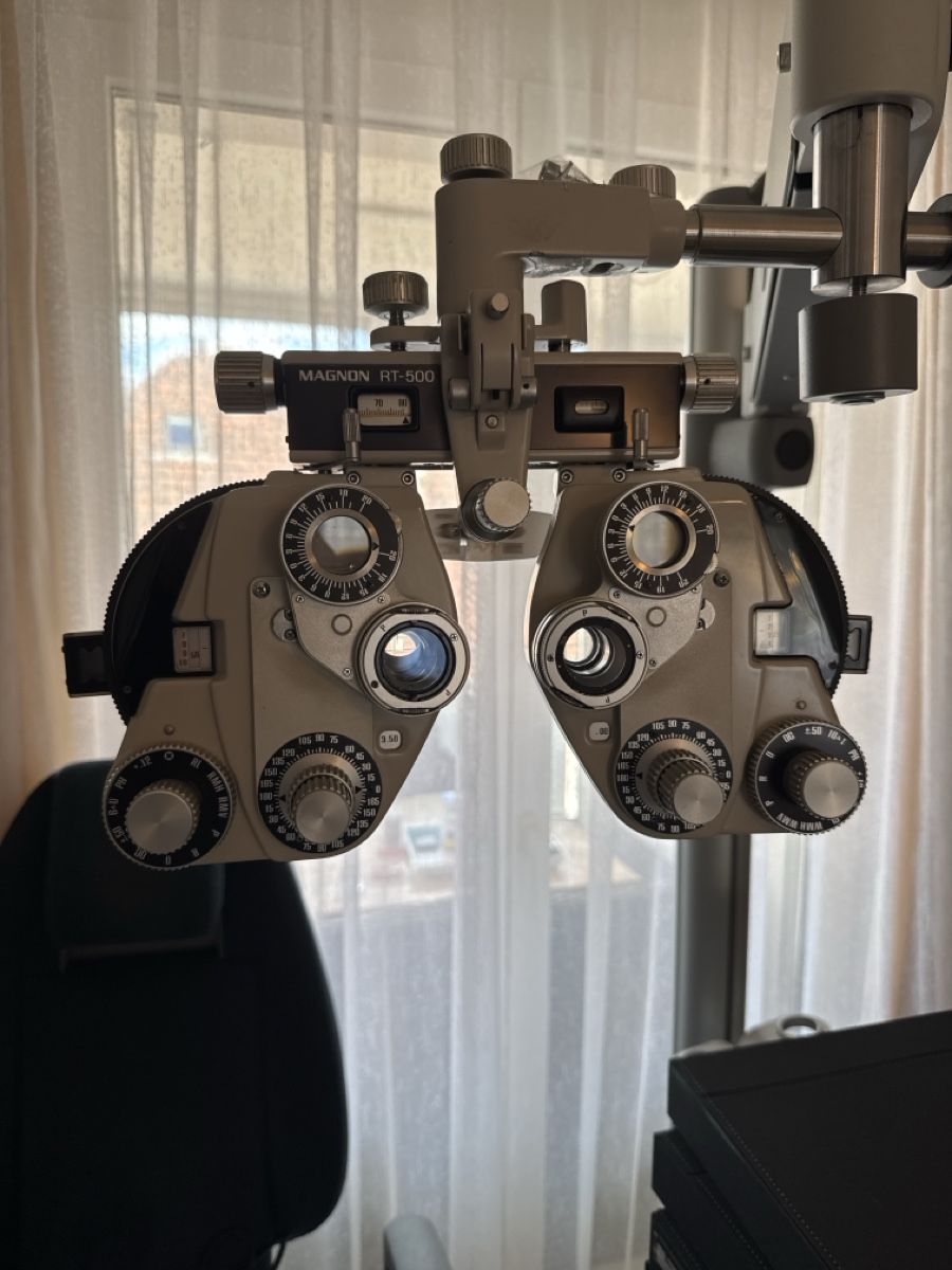 Messen: Gebrauchter Refraktor / Phoropter Magnon RT-500 Top! (53) – Gebraucht aus Olten von buj_kym9