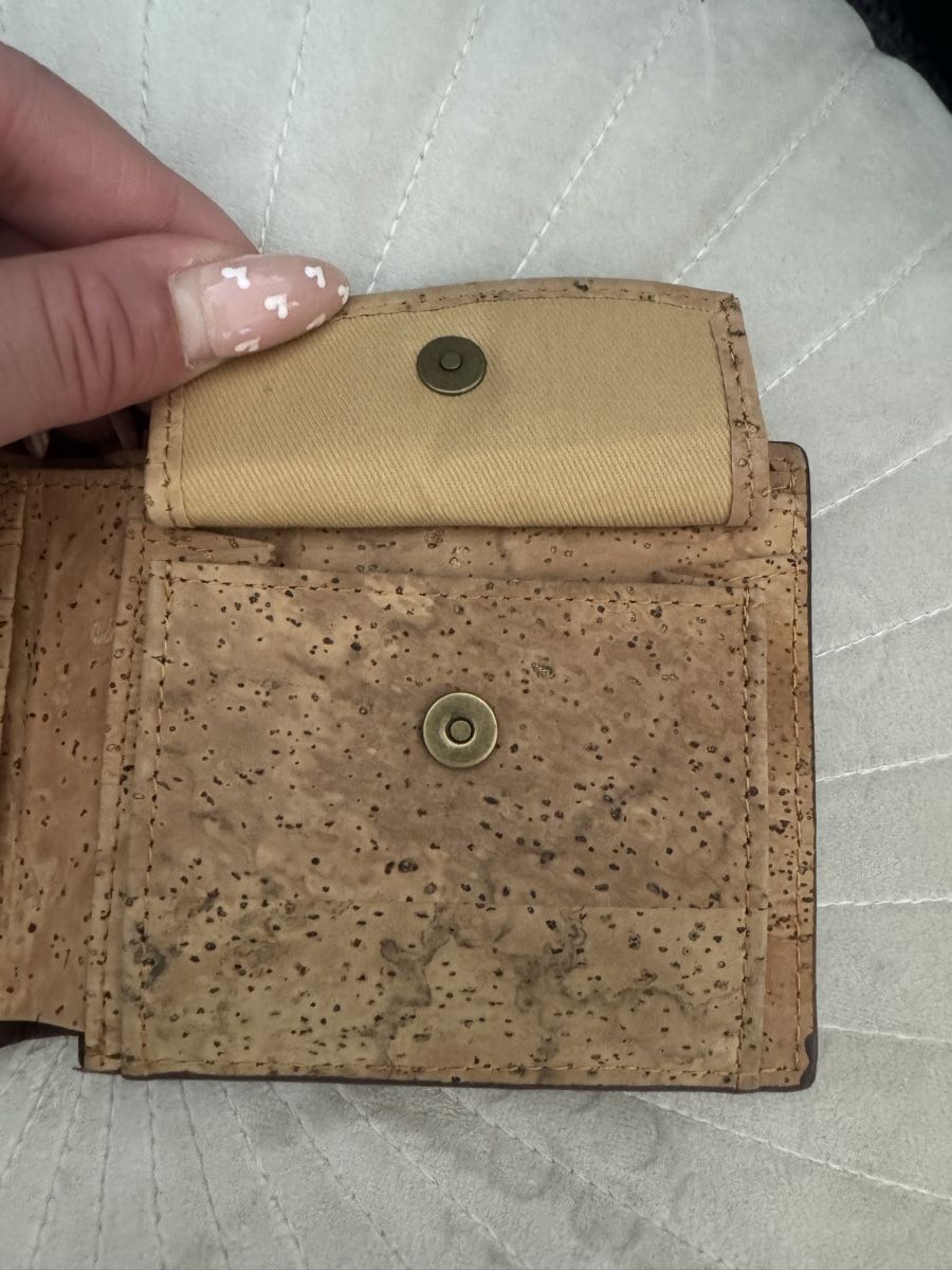 Portafogli: Brown Cork Wallet - Eco-Friendly and Unique! – Nuovo (secondo la descrizione) da Olten venduto da mar_sy7r 2