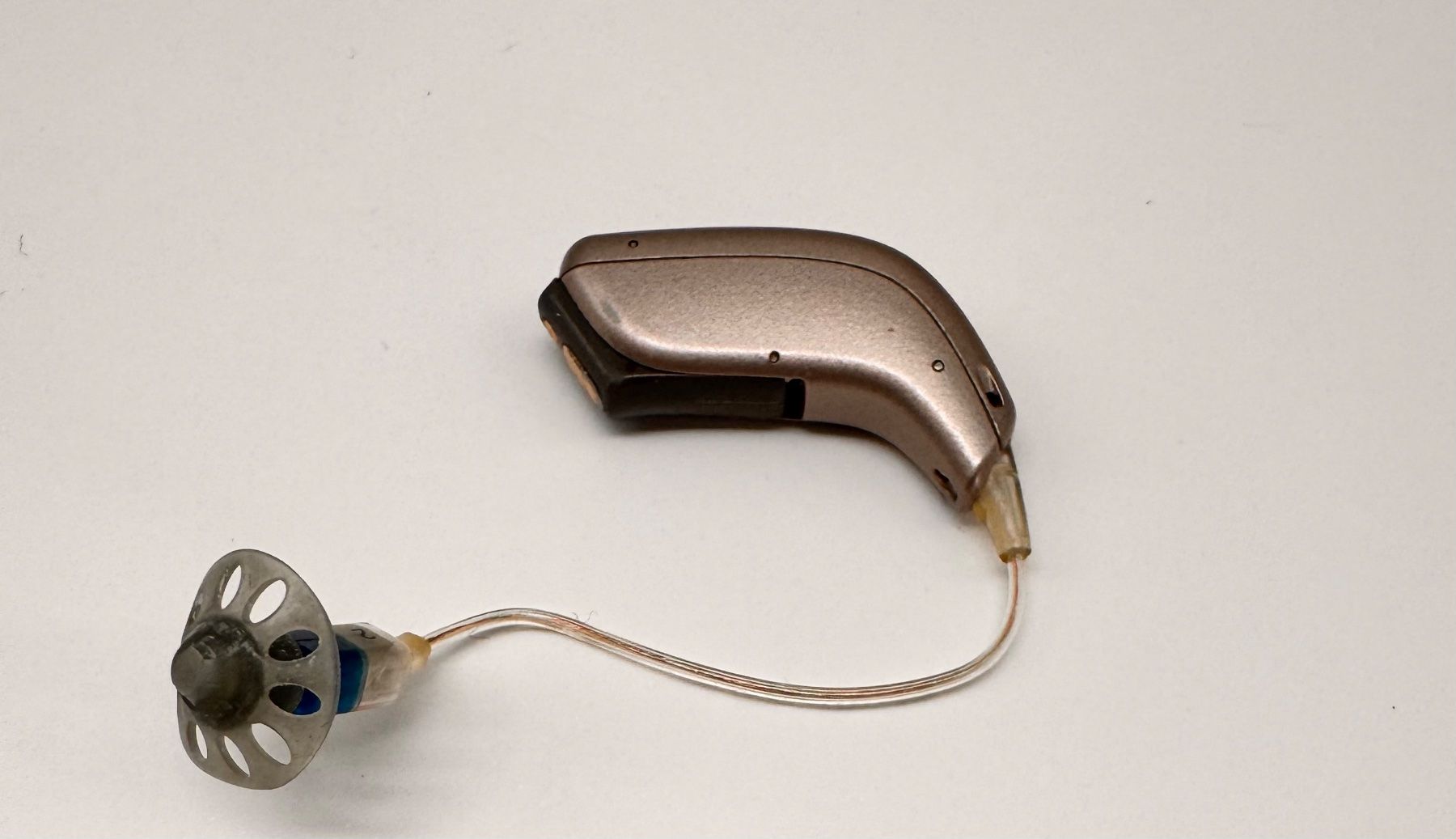 Oticon Attrezzature mediche: Oticon OPN3 RC Hörgerät Links – Usato da Hermetschwil-Staffeln venduto da Sigmund57 4