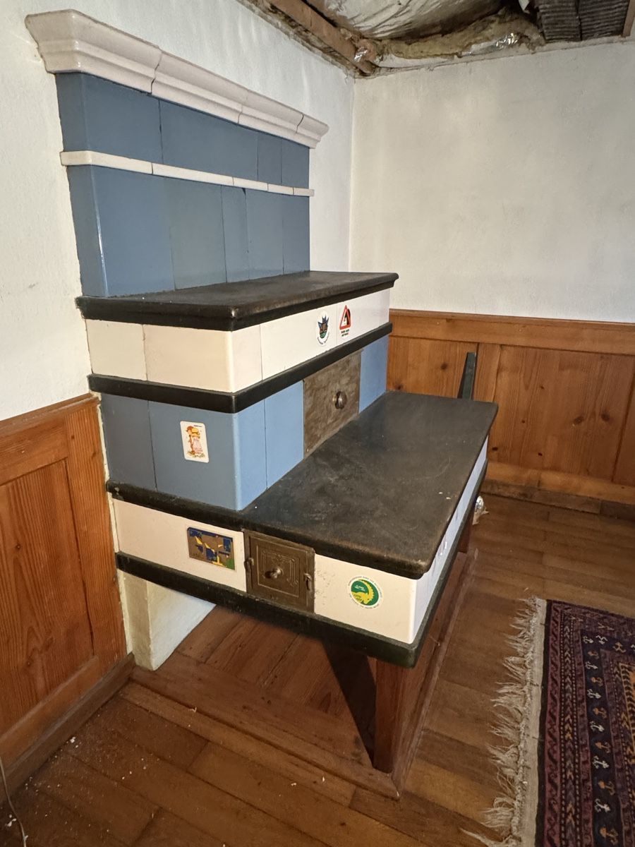 Altri mobili d'antiquariato: Kachelofen Antik – Difettoso da Therwil venduto da rowe-spezial 4