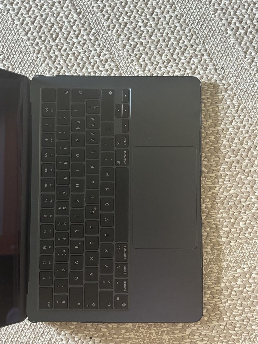 Apple Notebooks: Mac air M2 2022 – Neu (gemäss Beschreibung) aus Sion von liz_c8h6 4