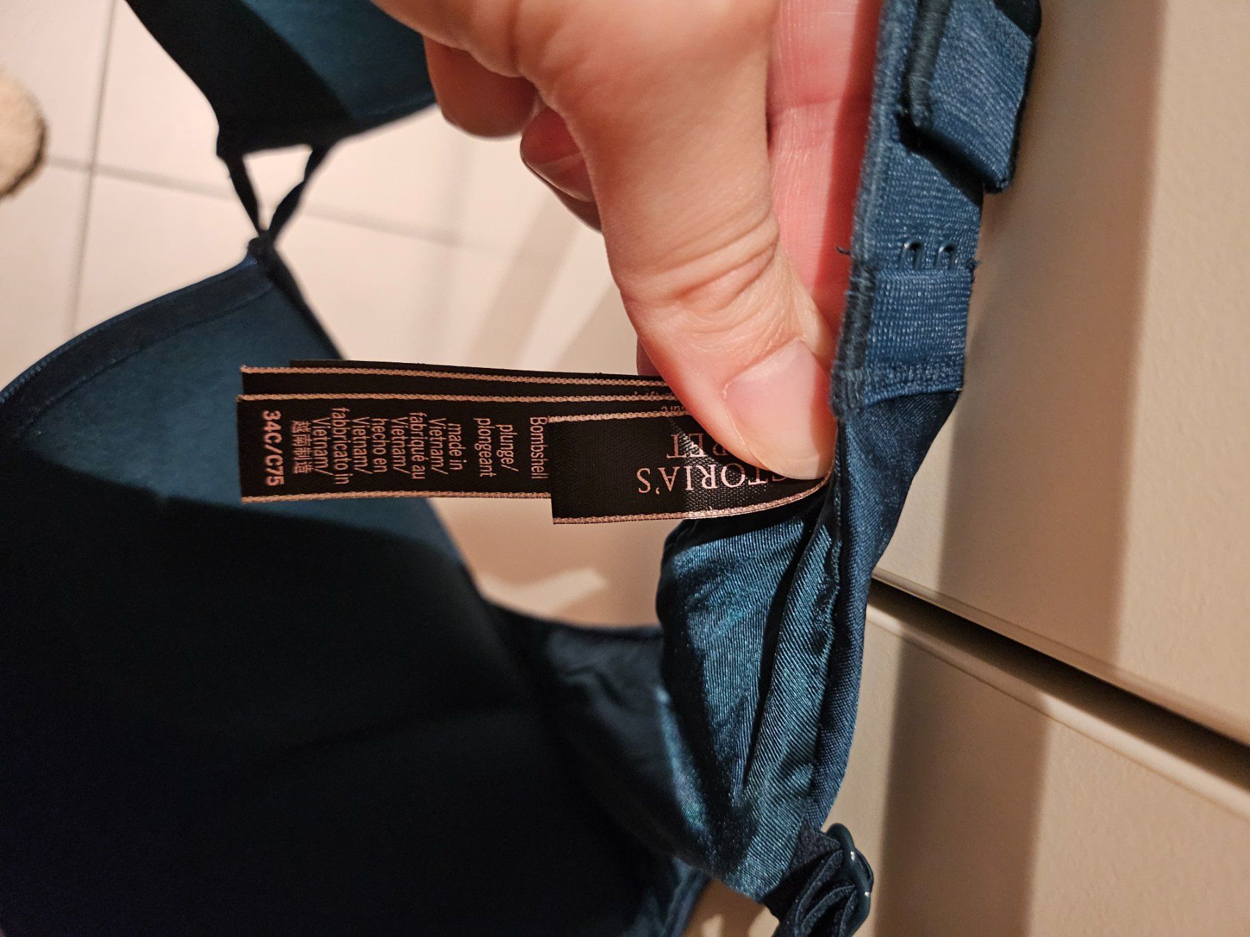 Victoria's Secret Altra biancheria intima: Soutien gorge Victoria secret – Nuovo (secondo la descrizione) da La Tour-de-Peilz venduto da mar_2r26 1