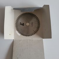 Neu und Originalverpackte Kienesberger Kreissägeblatt, 230 m