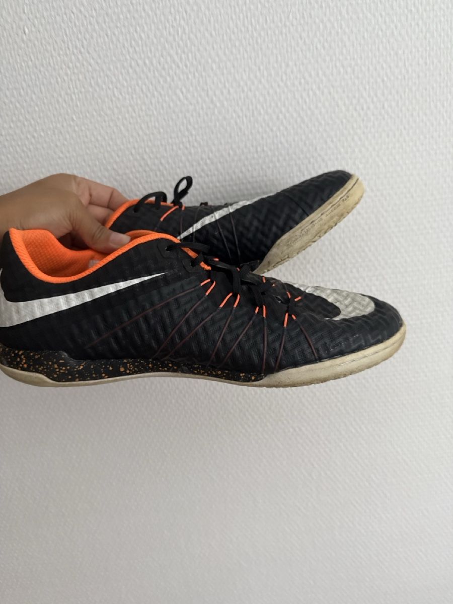 Nike Scarpe da uomo: Nike - baskets de football- taille 44 – Usato da Signy venduto da cla_9ptj 2