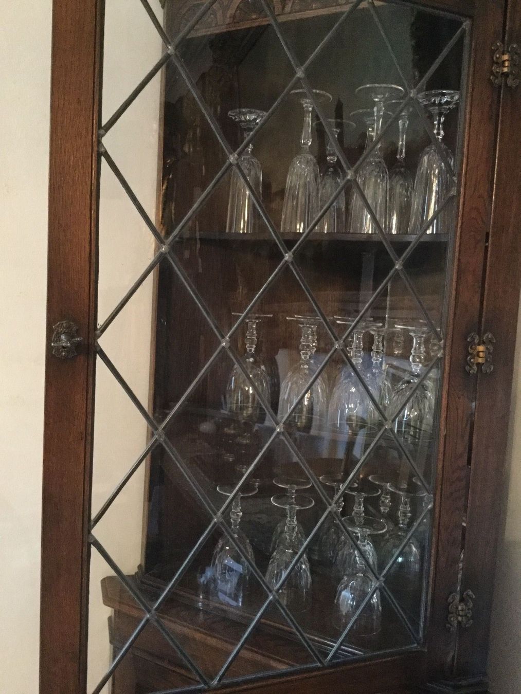 Articles en bois: Eckschrank mit Glasvitrine Tudor – D'occasion à Wallisellen par Lunajuanito 6