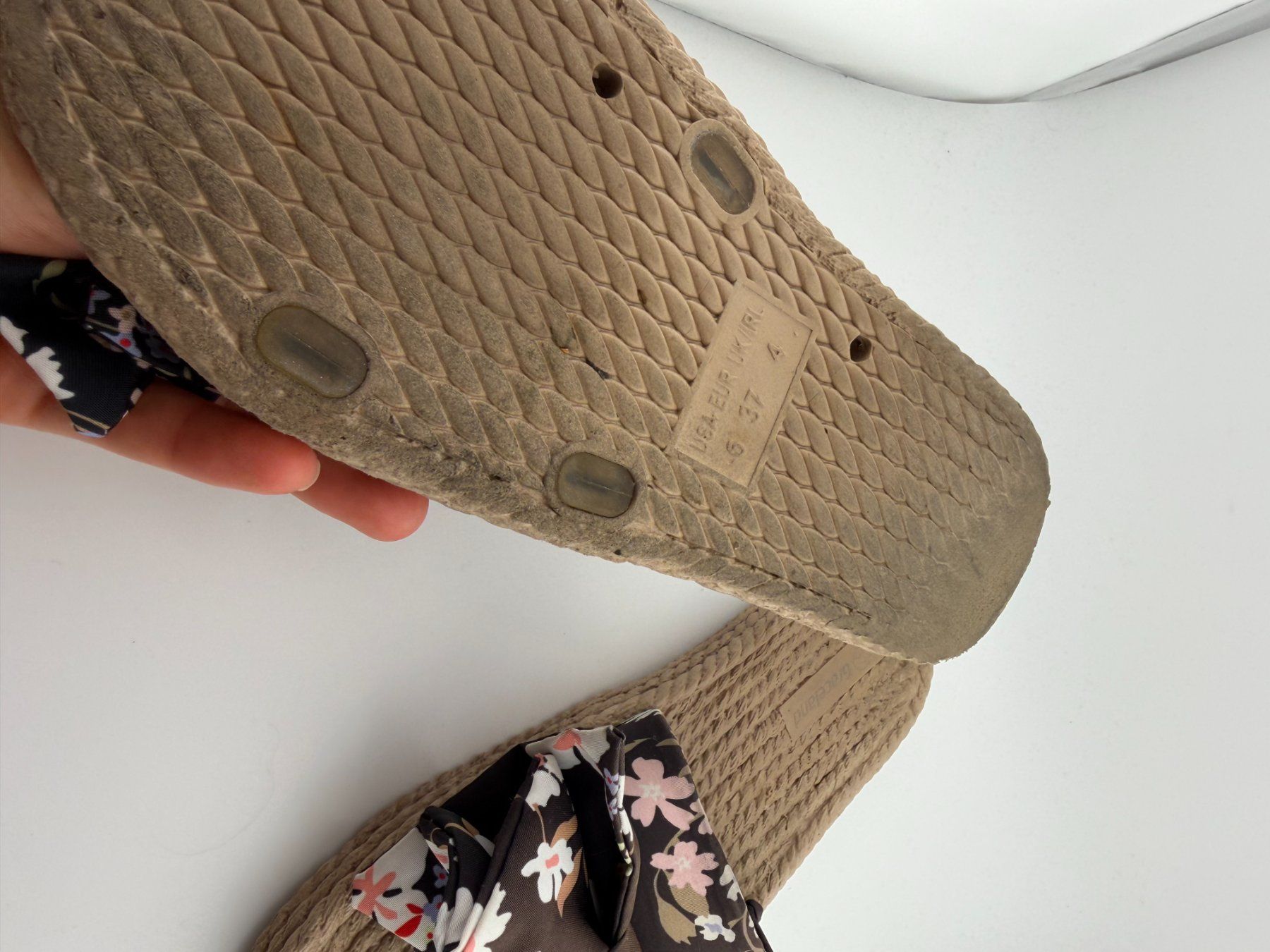 Scarpe da donna: Sommer Sandalen mit Blumenmuster, Grösse 37 – Usato da Riehen venduto da edu_92w7 3
