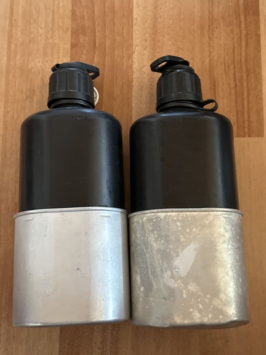 Schweizer Armee Attrezzatura & Pezzi di ricambio: 2x Schweizer Armee Feldflasche  – Usato da St. Gallen venduto da mai_zpt7