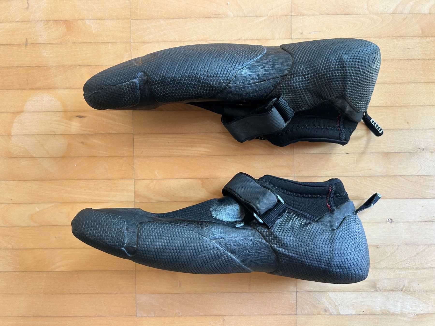 Scarpe da uomo: Neopren Surf Wasser Schuhe – Usato da Bilten venduto da 1000mille 1