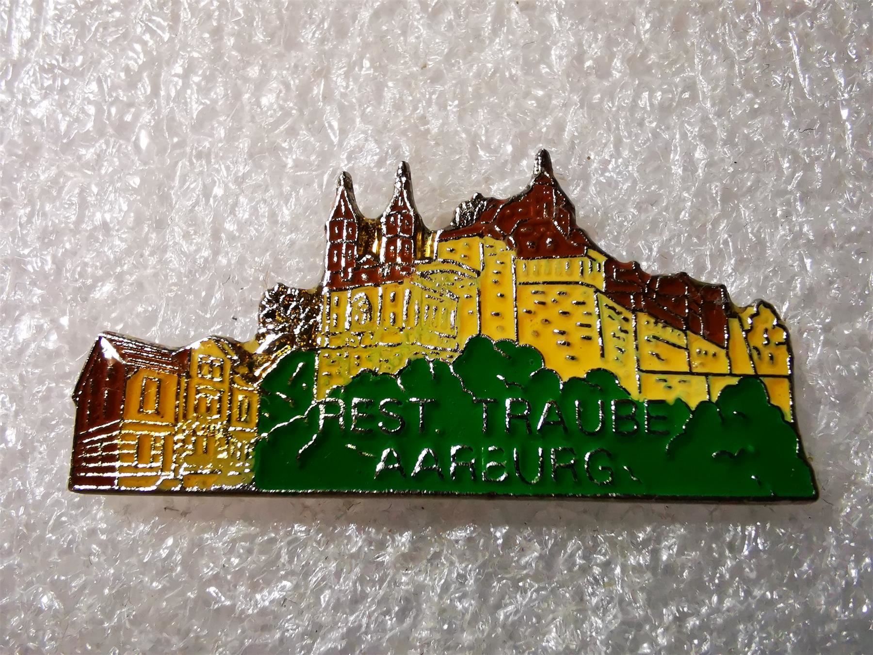 Placchette & Badge: Ansteckpin 78: Restaurant Traube Aarburg – Usato da Oppligen venduto da Pin-Fall-Shop