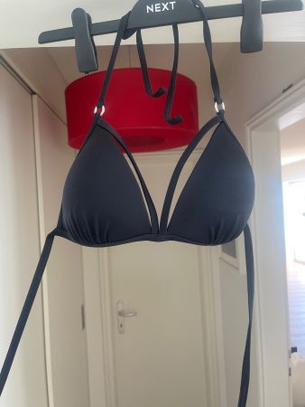 Schwarzer Bikini-Top, Grösse 38B/36C,