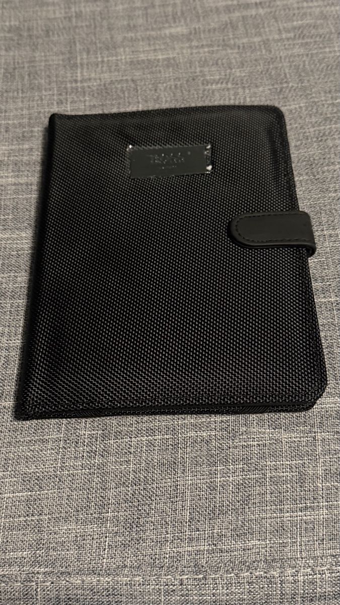 Hugo Boss Covers & Borse: Étui pour tablet Boss – Nuovo (secondo la descrizione) da Basel venduto da dfe_7x78