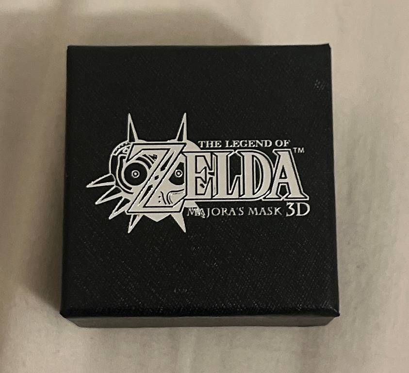 Broschen & Nadeln: Majoras Mask Brosche/Pin – Gebraucht aus Bühl BE von 123_w7rv 1