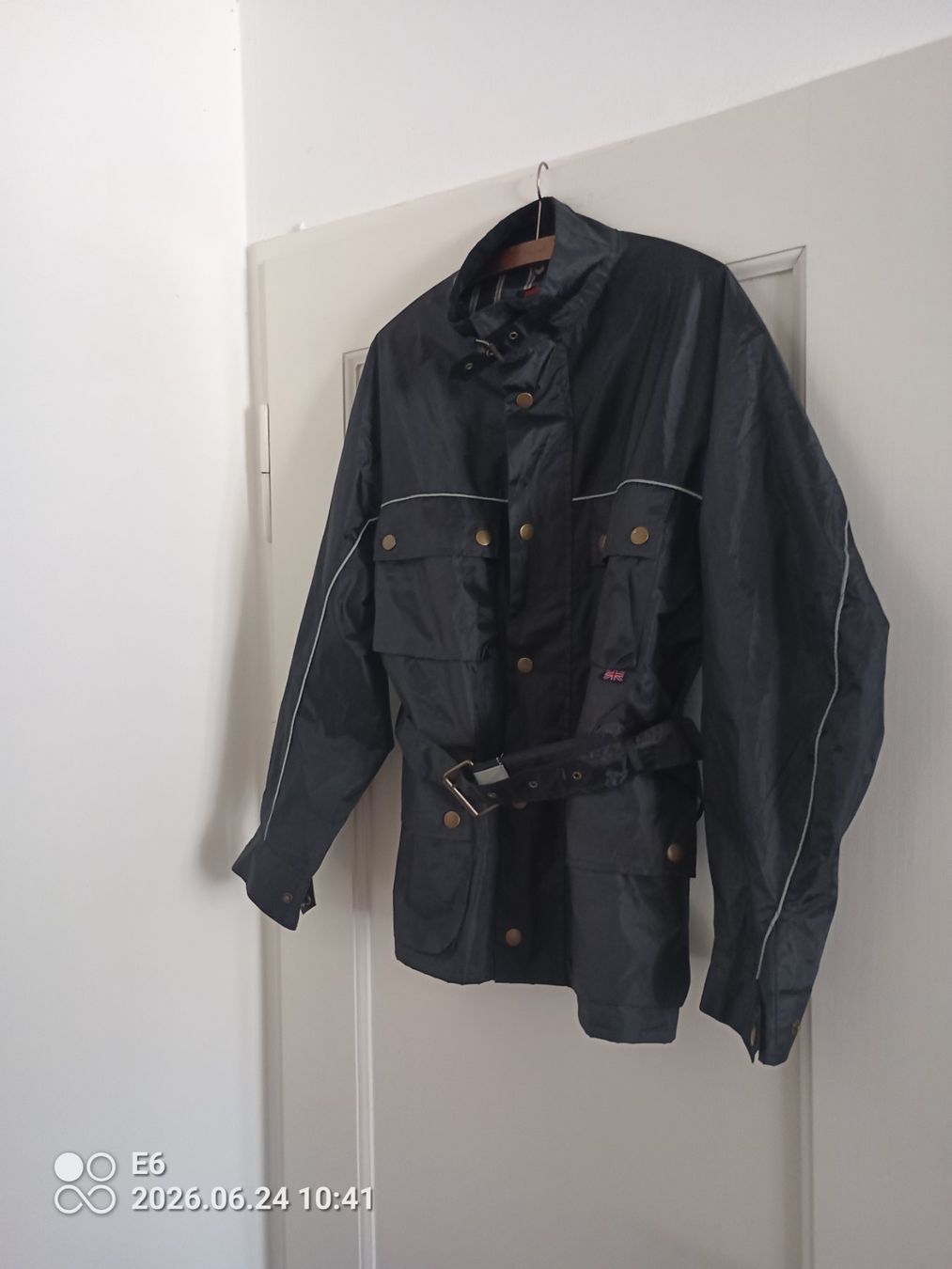 Giacche: Sportliche Regenjacke Grösse: M – Usato da Zürich venduto da Mitzi6
