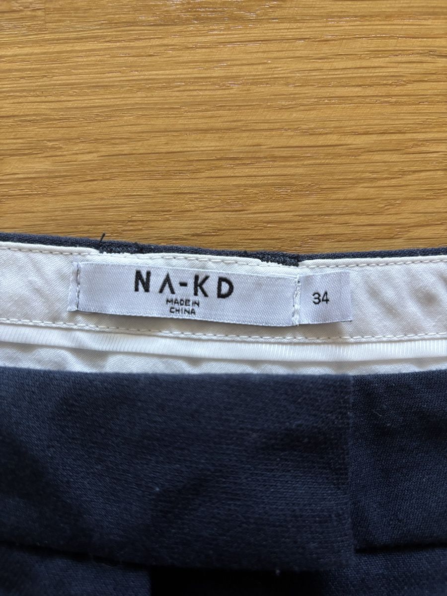Na-kd Pantaloni: Anzugshose Nakd dunkelblau – Nuovo (secondo la descrizione) da Kaltbrunn venduto da celiabernet 5