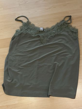 NewYorker, Top mit Spitze, Olivgrün, Grösse S