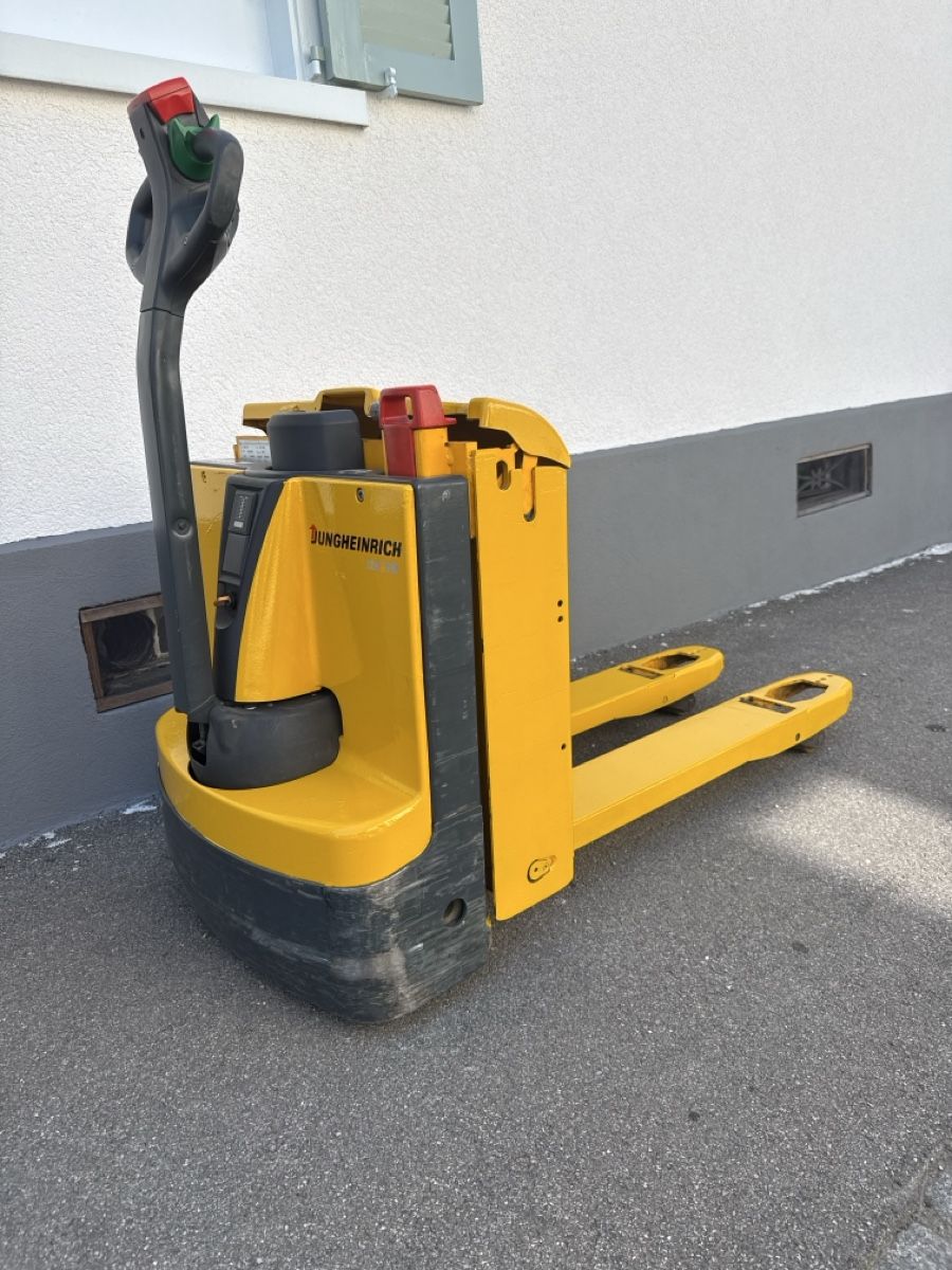 Jungheinrich Carrelli elevatori e a forche: Niederhubwagen Paletrolli Stapler – Usato da Ebnat-Kappel venduto da Suizo1291