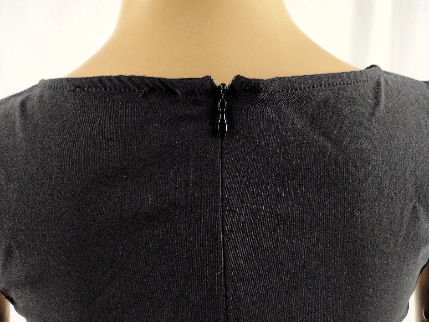 Bershka Kleider: BERSHKA Minikleid Gr S – Gebraucht aus Schübelbach von Restwert_Schubelbach 4