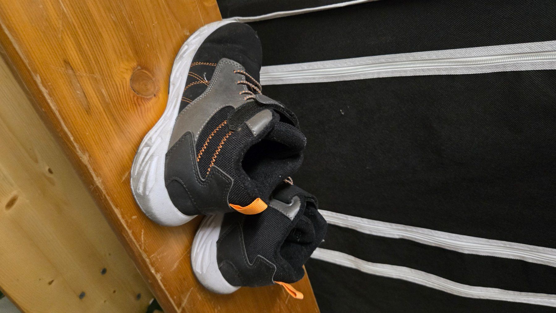 Schuhe für Jungen: Kinderschuh Gr. 34 – Gebraucht aus Schötz von Nico040 1