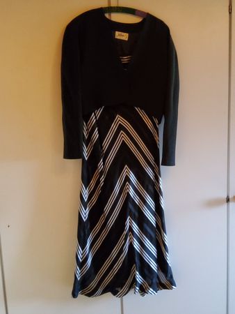 Elegantes Kleid schwarz/weiss und Bolero Gr. M