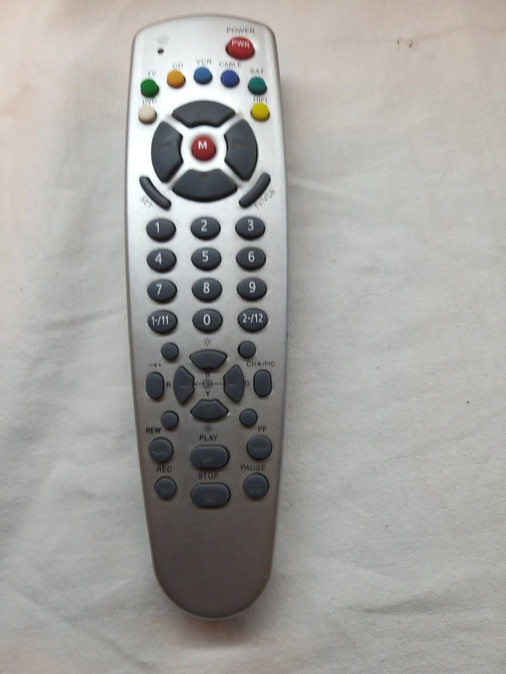 Telecomandi: Télécommande universelle, bon état. – Usato da la Chaux-de-Fonds venduto da Lampe