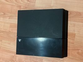 Sony PlayStation 4 (PS4)