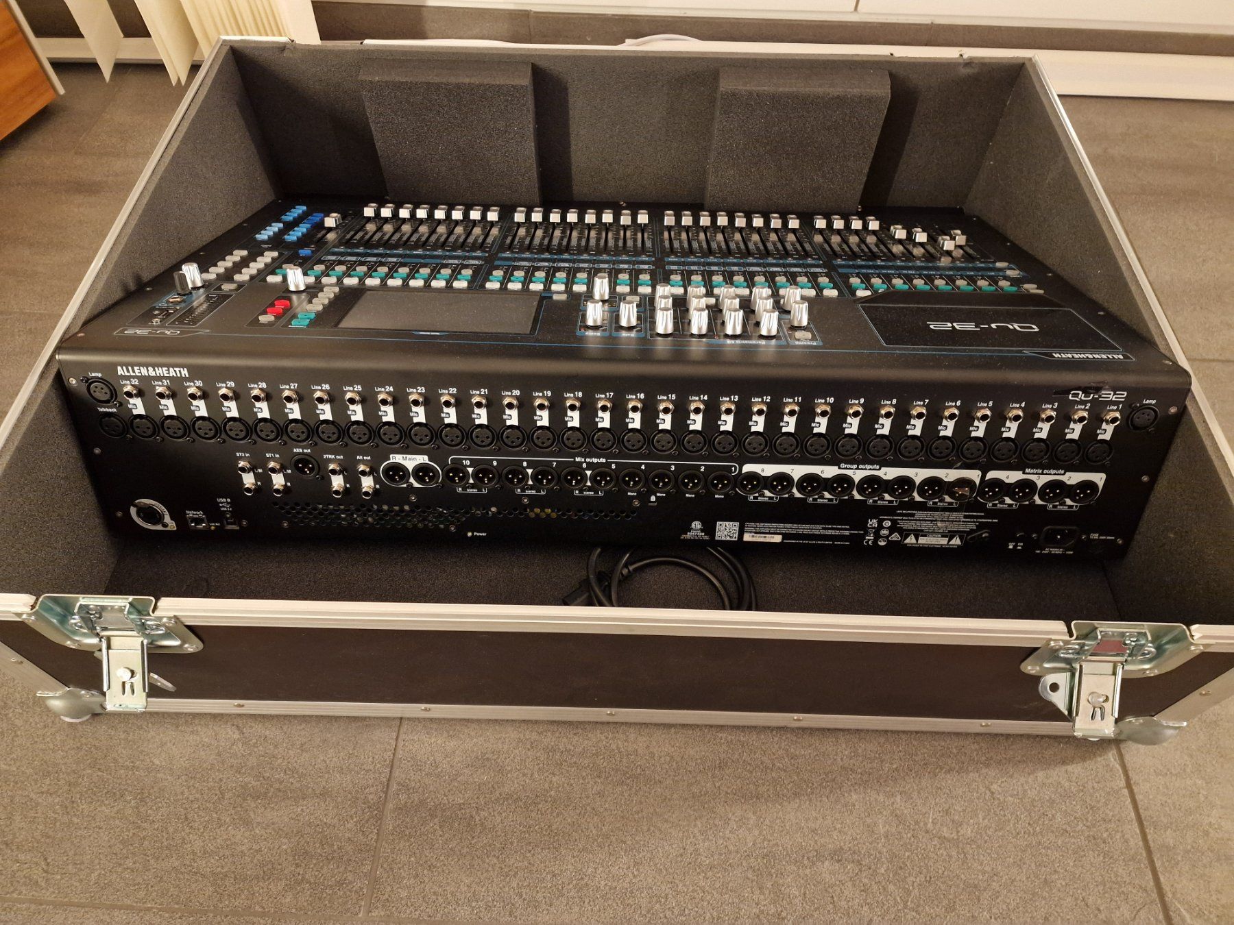 Allen & Heath Mischpulte: Mischpult Allen & Heath Q-32 – Gebraucht aus Boningen von melija3 1