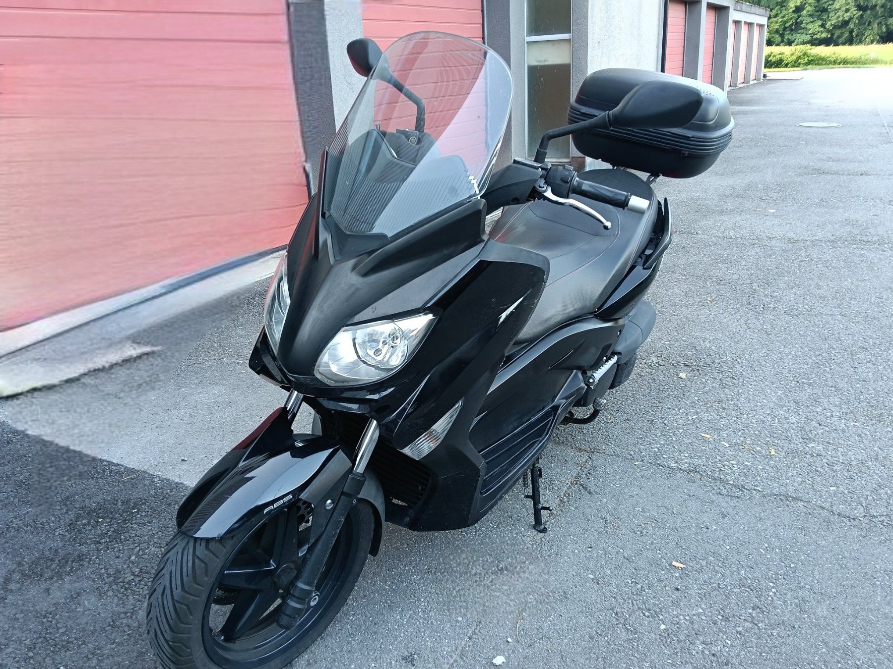 Yamaha Strada: YAMAHA XMAX 250 AUTOMAT 2012 MIT NEUE MFK – Usato da Flamatt venduto da Ij3p.s7f 1