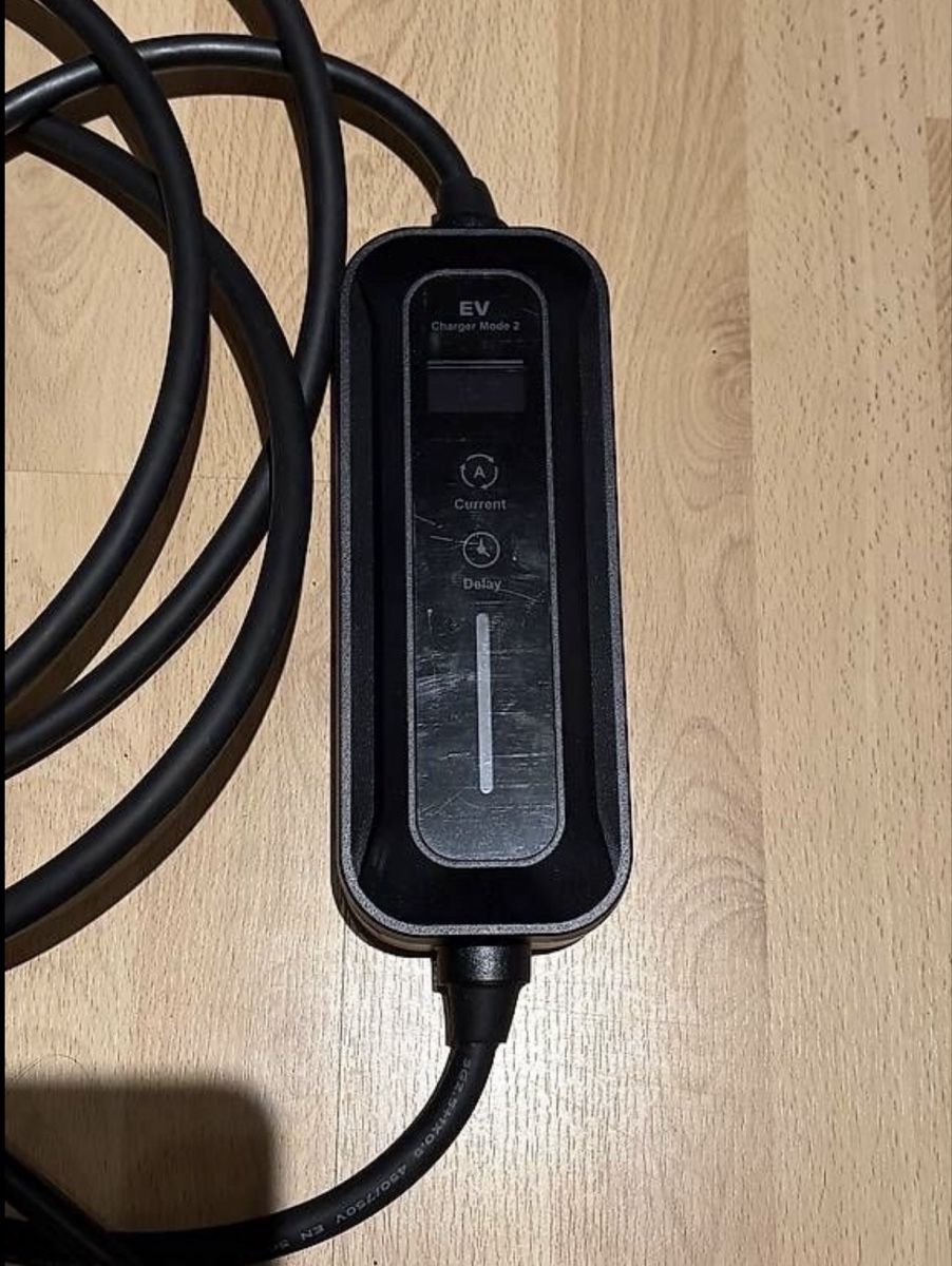Chargeurs de batterie: Ladekabel Typ 2 Anschluss – D'occasion à Niederbuchsiten par lia_8h5q 1