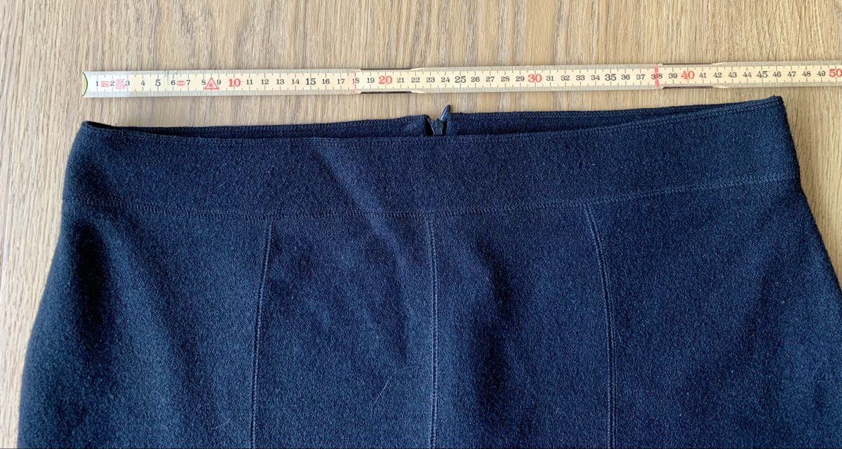 Taifun Gonne: Jupe TAIFUN noire, taille 44 – Usato da Port venduto da granitod 1