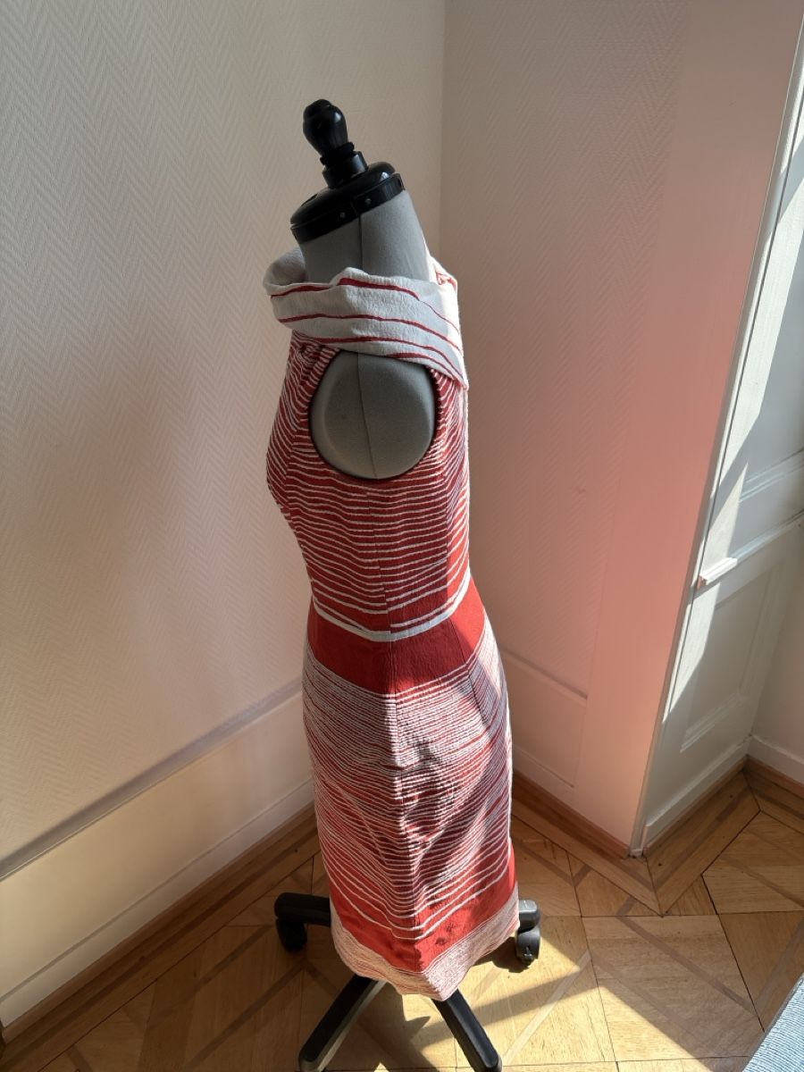 Carolina Herrera Vestiti: Robe d'été rayée rouge et blanche sans manches – Usato da Genève venduto da fan_5n8s 2